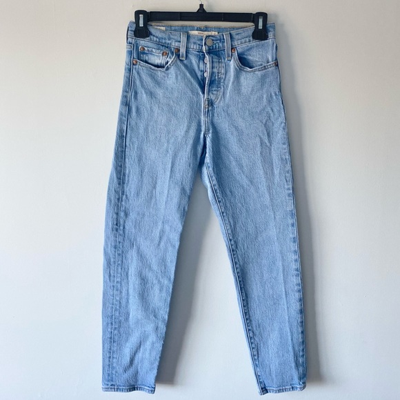 Levi’s Classic Wedgie Fit Ankle Jeans - Picture 2 of 8